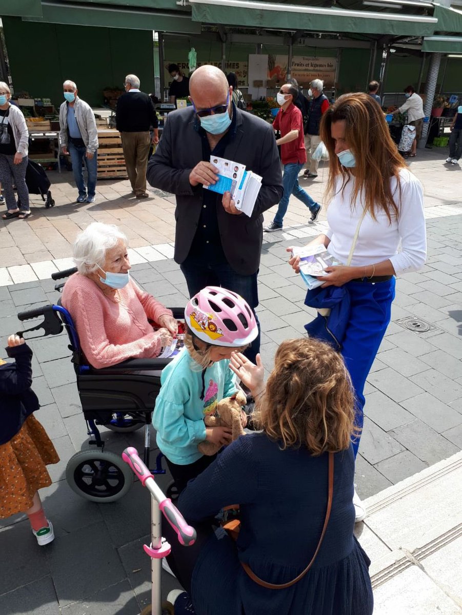 canton_nice5's tweet photo. Encore de belles rencontres au marché de la Libération 
#pieggiderradj #departementales2021 #ILoveNice https://t.co/BCM5dHBPvO