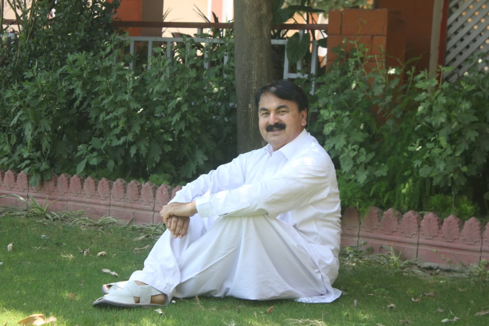 IBilandkhel's tweet photo. عقل وائي پښتو ماتۀ کړۀ جانان لۀ ورشۀ ؛
زړۀ مې پښتون دی بې پښتو خبرې کلۀ منې ؛ https://t.co/fX8A8LBhll