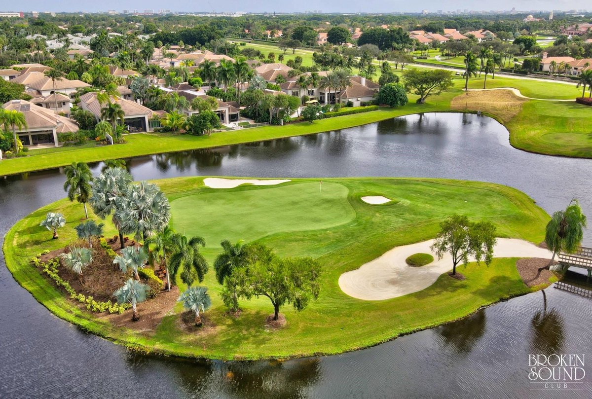 BrokenSoundCC's tweet photo. Being stranded on an island is no fun, unless you’re stranded on our New Course’s 12th hole!
#Island #Castaway #Golf #GolfCourse #Golfing #GolfClub #SaturdaySwing #NewCourse #CountryClub #BrokenSoundClub https://t.co/ztilmqkqeD