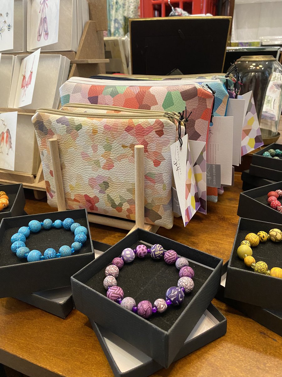 thebrushhouseuk's tweet photo. 💫NEW IN STORE💫

Delivered yesterday by our #local designer @Sarah_Dunbar_ -beautiful faux leather #pouches &amp; purses! Sarah is a designer creating contemporary, abstract prints originating from her own photographs &amp; artwork.
Pop in and see them! Colours are amazing!
#Gloucester https://t.co/Lqgp2yMo8t