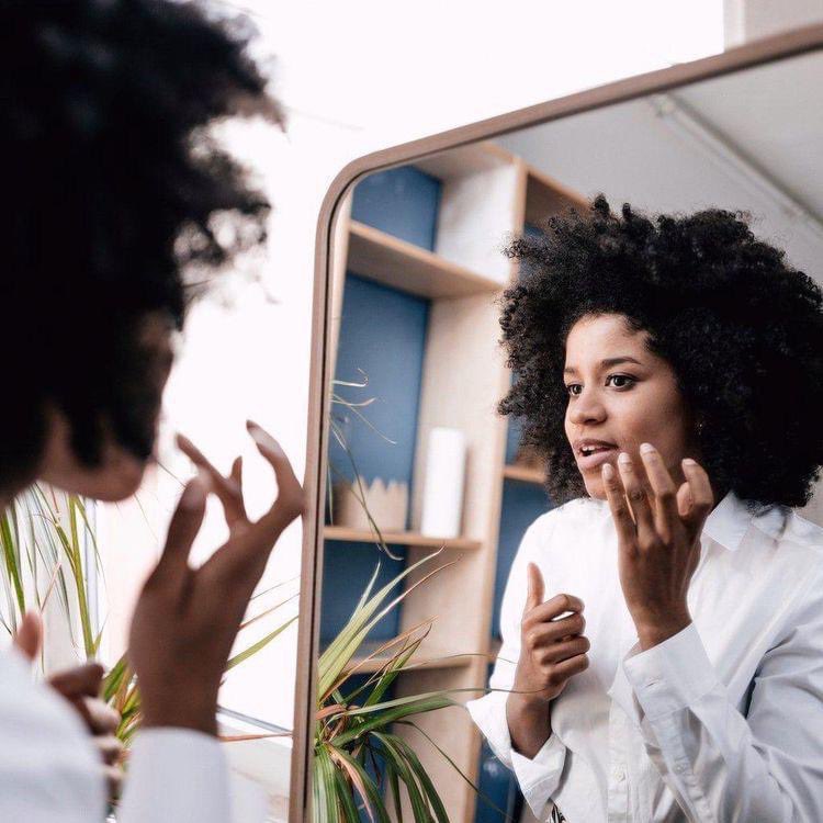 bandbgroup's tweet image. Did you know? Washing your face with too hot water can cause irritation and dryness.

#BlackandBeautifulGroup
#BlackandBeautiful #MelaninPride
#BeInspired
#BeCelebrated
#BeInformed
#Adeherself
#SaturdayMorning