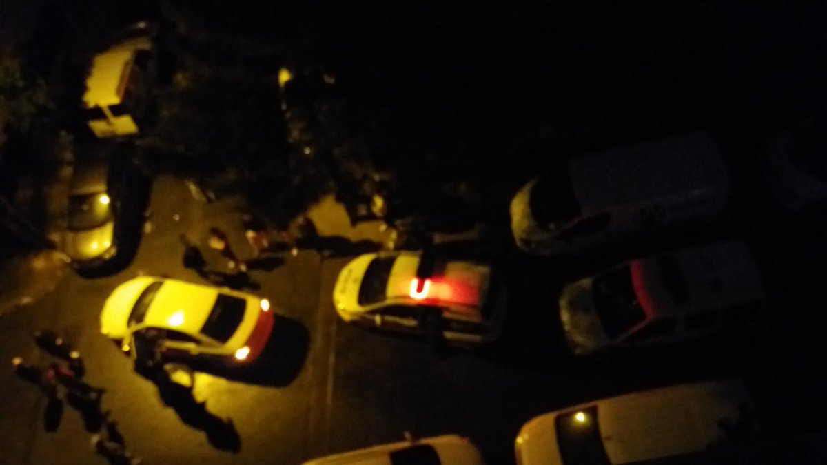 venededim's tweet photo. @ShowTV @showhabercom #ataşehir #Kaza #ümraniye
Park etmiş 5 aracı perte çıkaran skoda.. https://t.co/D6cqOLZZrQ