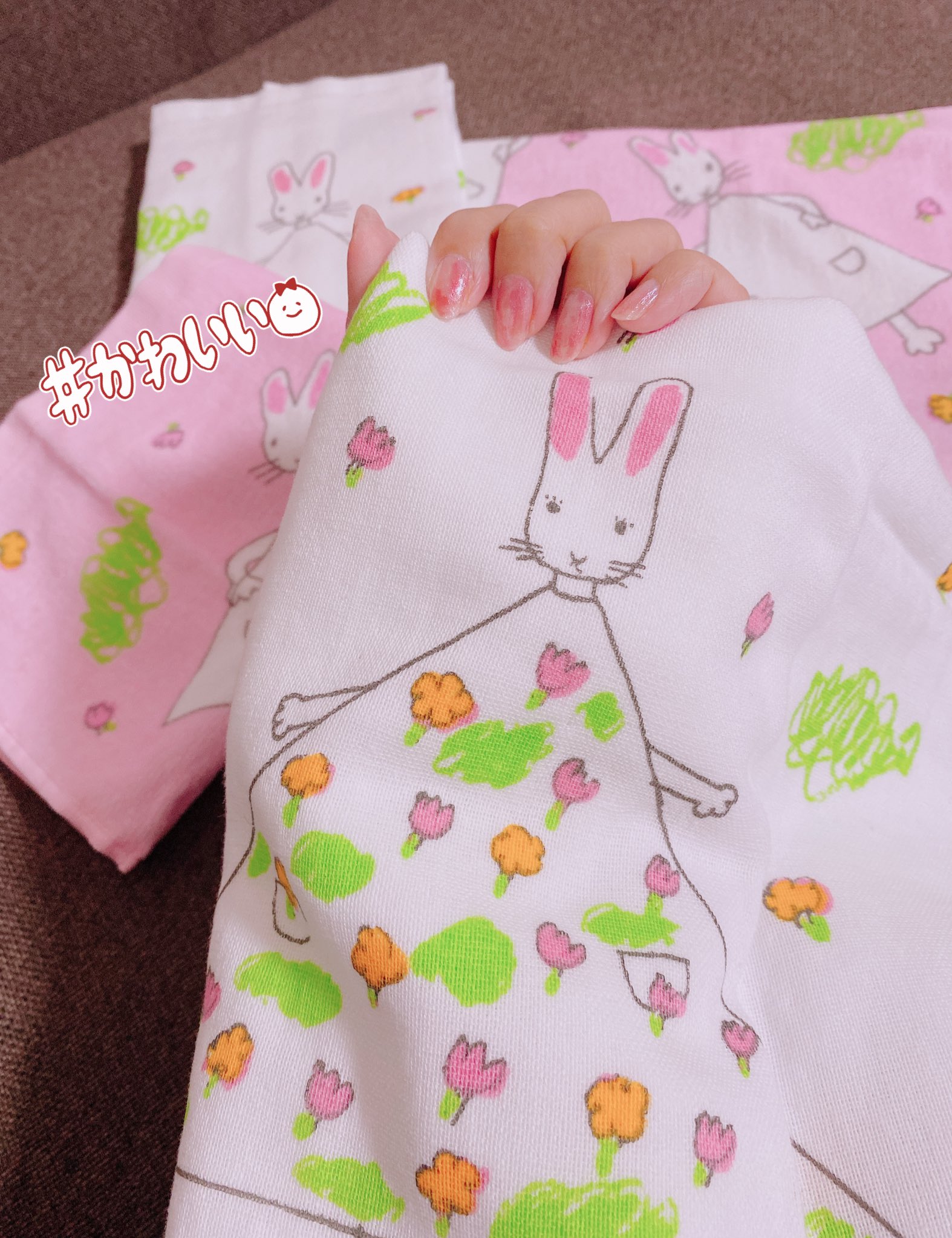 深海 アインハザード Twitterで見かけたタオルを買ってきた 小さい頃大好きだった絵本 わたしのワンピース の柄 こんな珍しい柄のグッズを売ってるなんてしまむらさんすごい すごく可愛い W ๑ T Co Dftkzyupzy