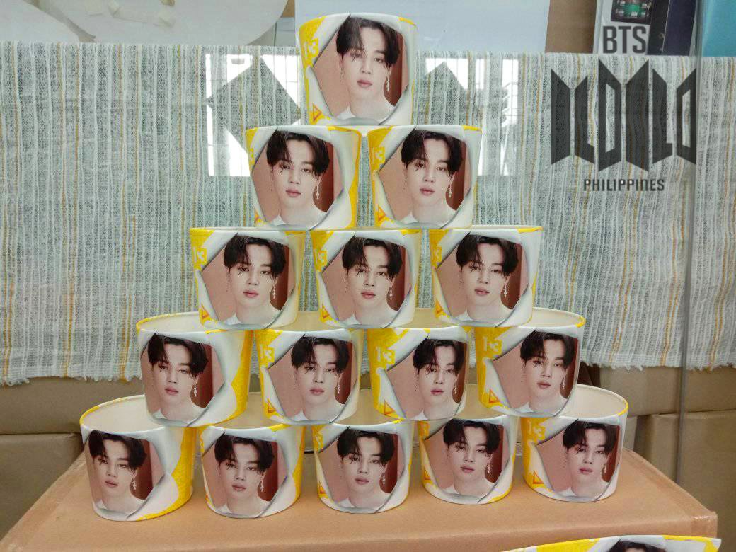 IloIlo_ARMY's tweet image. Waiting for V&apos;s and OT7&apos;s and were done with our cupholders for our #BangtanBoodle_Iloilo!

#sharearmeal 
#Beyond8finite
#BTSBeyondFinite