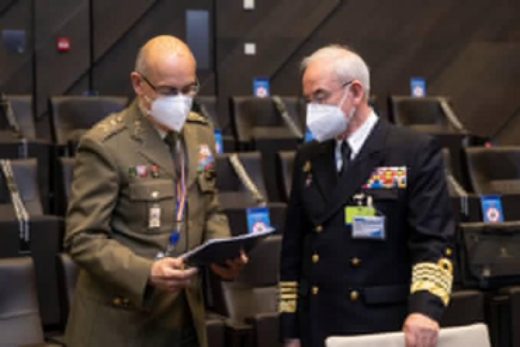 SpainNATO's tweet photo. Desde @SpainNATO ๐ช๐ฆ queremos felicitar a los hombres y mujeres de las #FFAA de ๐ช๐ฆ en el #DIFAS2021.
Un particular saludo ๐ para los militares de ๐ช๐ฆ hoy desplegados bajo bandera @NATO.
โก๏ธ @IraqNato ๐ฎ๐ถ
โก๏ธ #NM2T ๐น๐ท
โก๏ธ @eFPBGLatvia ๐ฑ๐ป
โก๏ธ #BAP ๐ฑ๐น
โก๏ธ #VJTF21 ๐ท๐ด
โก๏ธ @COM_SNMG2 ๐ https://t.co/x00ARhUxDb