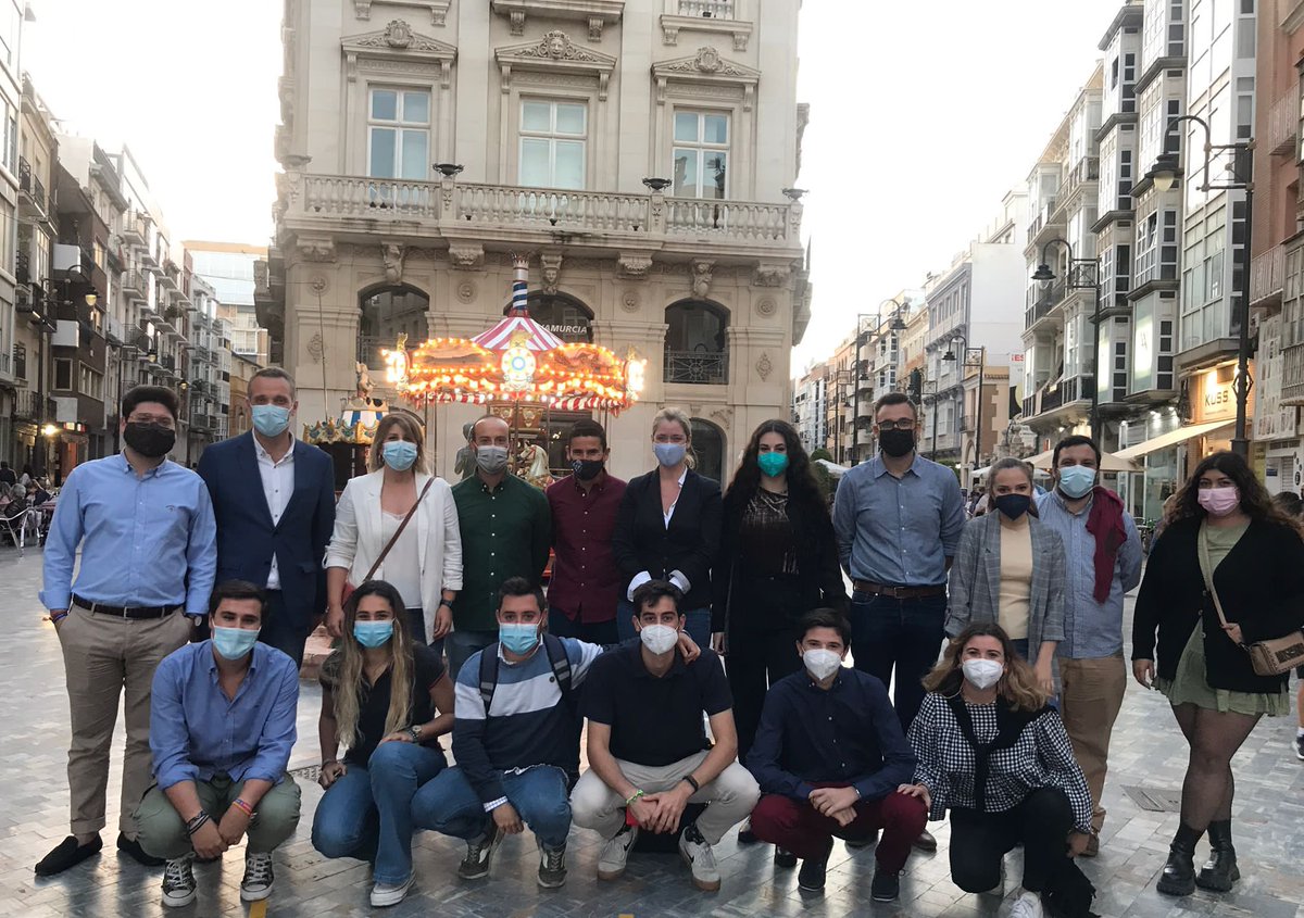 nnggcartagena's tweet photo. Primera reunión presencial 👥 con nuestra futura alcaldesa @NoeliaArroyoHer 👩🏼, nuestro presidente del partido @quinosegado 👨🏼‍🦱 y nuestra secretaria María Casajús 👩🏼. #Volvemosacasa💙 #ComprometidosConCT https://t.co/sCpbiItIPY