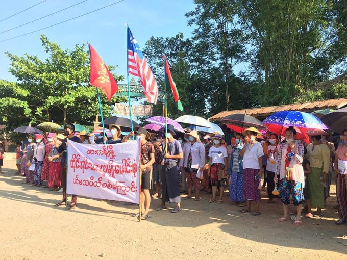 The Hpakant&rsquo;s multi-ethnic strike once again came out to streets this evening in protest against the<a href="/tag/milkteaalliance"class="tags"><span>#milkteaalliance</span></a><a href="/tag/whatshappeninginmyanmar"class="tags"><span>#whatshappeninginmyanmar</span></a><a href="/tag/globalarmsembargo"class="tags"><span>#globalarmsembargo</span></a>