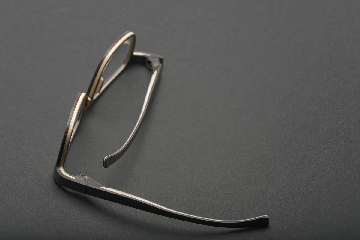 Our tradition and history build our credibility. This is what sets ROLF Spectacles apart.

Unsere Tradition und Geschichte bauen unsere Glaubwürdigkeit auf. Dies ist es, was ROLF Spectacles auszeichnet.

#rolfspectacles 

#design CHAMPION 
#collection EVOLVED
#wood SILVER | MAPLE