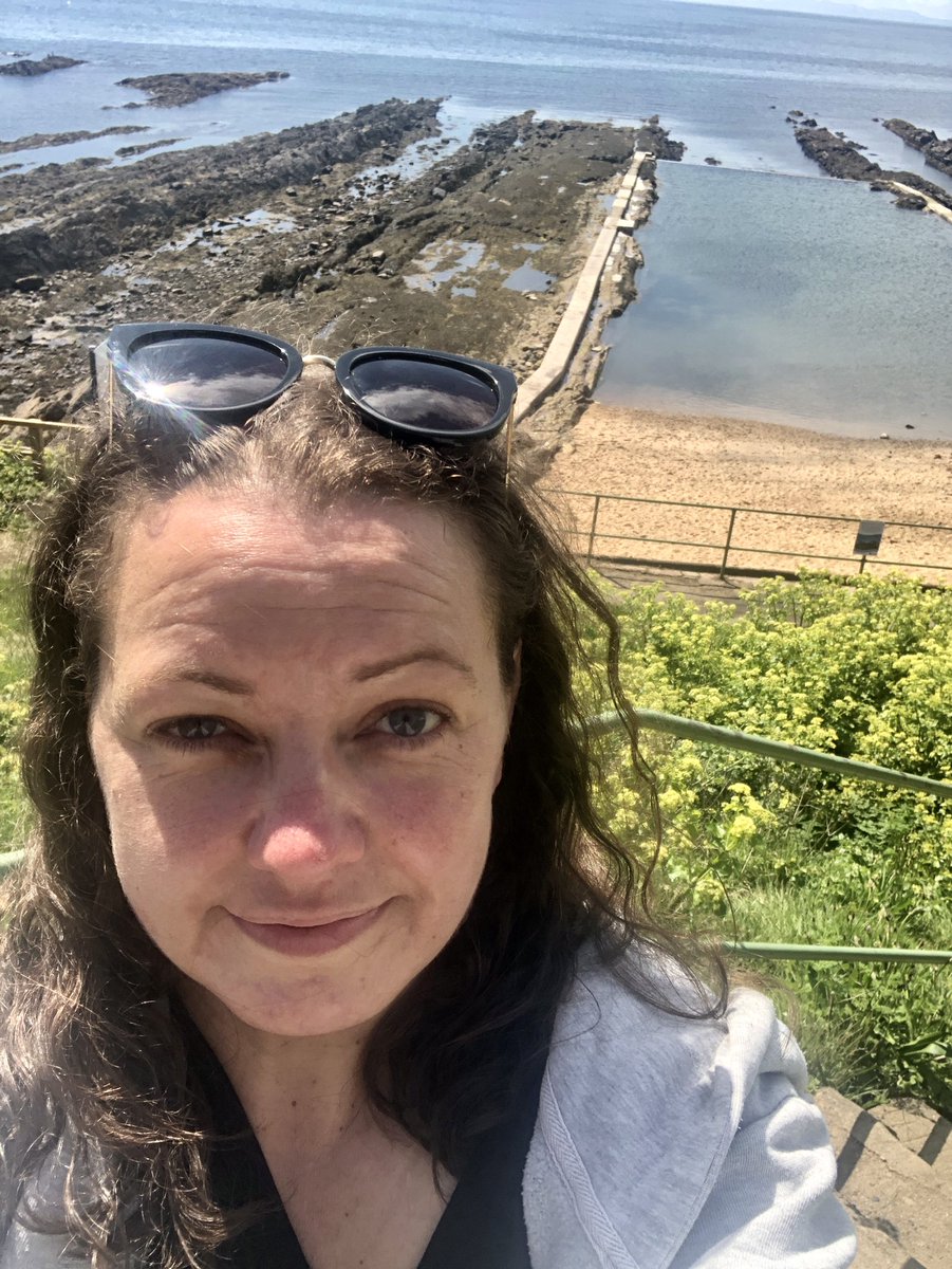 FunkyEllas's tweet image. Took a dip in Pittenweem outdoor pool last weekend and going again tomorrow. Cold water therapy and no jellyfish 👍. Beautiful views too 🌞