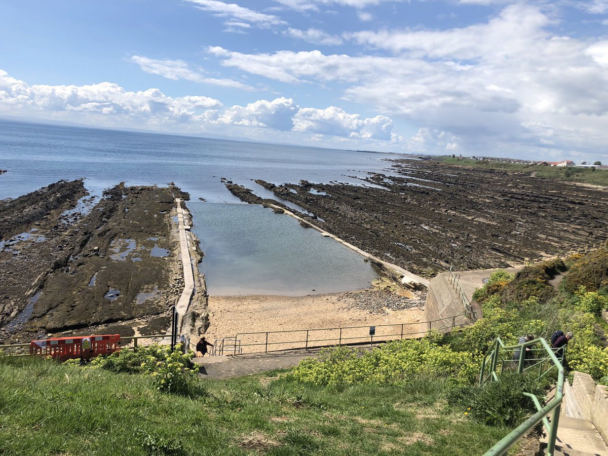 FunkyEllas's tweet image. Took a dip in Pittenweem outdoor pool last weekend and going again tomorrow. Cold water therapy and no jellyfish 👍. Beautiful views too 🌞