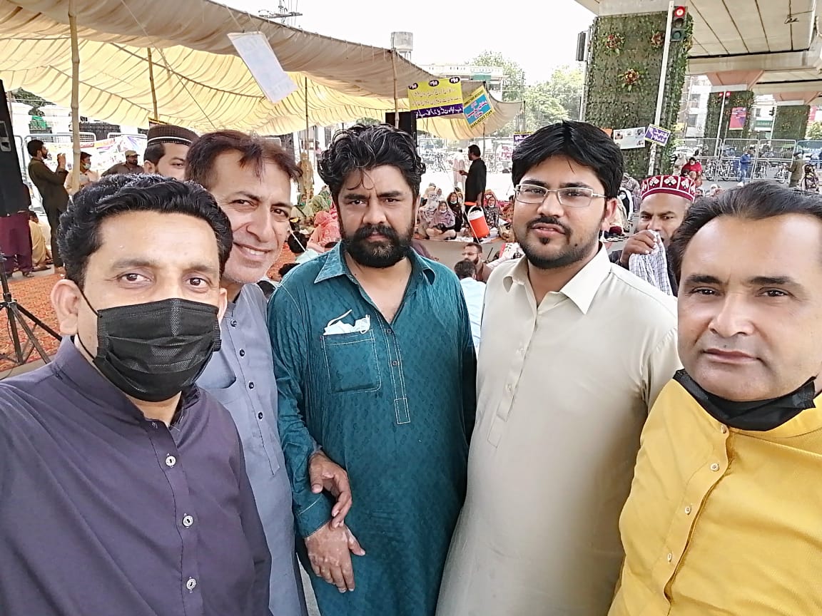 YA_seenA's tweet photo. تو ساڈے ذوق نوں شاباش دے
اساں تیریاں کیتیاں بھل گئے آں
تینوں شوق سی سانوں رولن
آ ویکھ تا سی اساں رل گئے آں 
ہے حق ہمارا ڈسپیرٹی الاؤنس تے مستقلی
#NotificationforDRA
#RegulariseSSEsAEOs
@IrumBukhari_ @UsmanAKBuzdar 
@RajaBasharatLAW @HashimJBakht @ImranKhanPTI 
@RykPact https://t.co/sv24h3YkVU