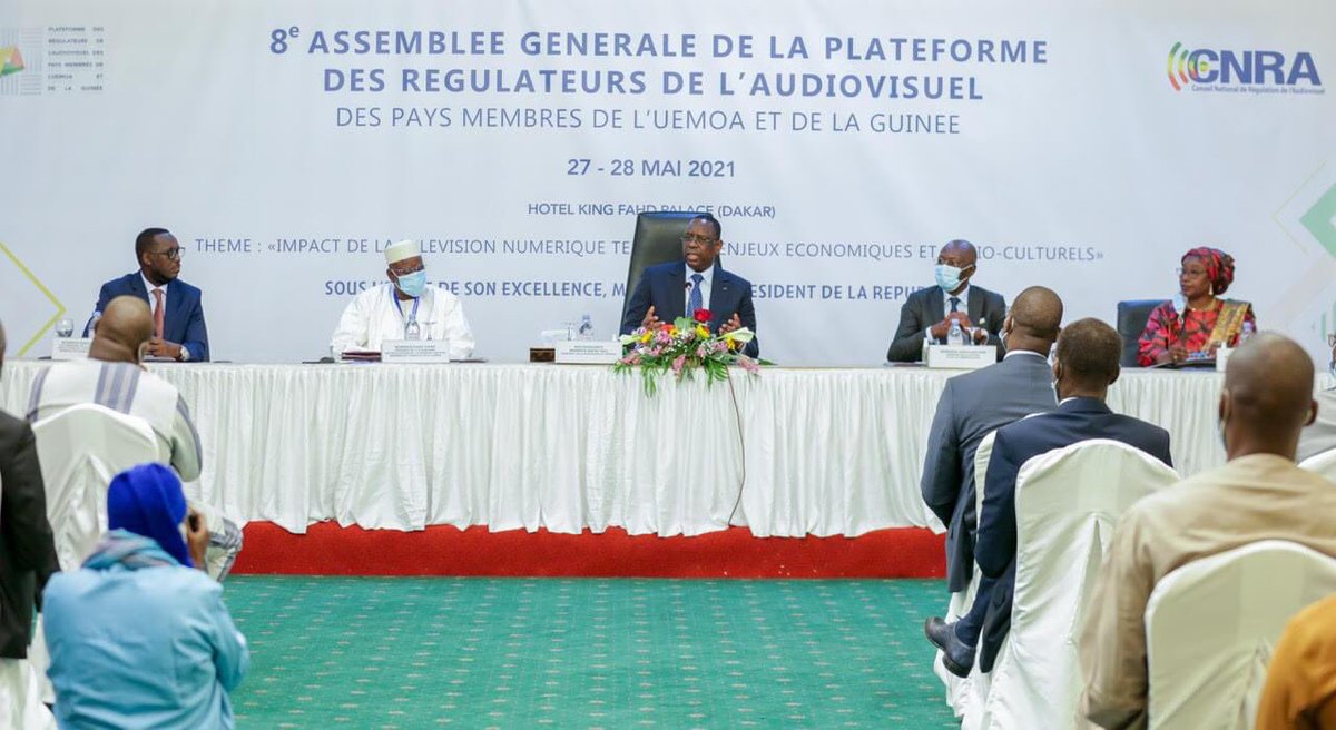 Emergence_durab's tweet photo. Le Président @Macky_Sall a pris part à la huitième assemblée générale de la plateforme des régulateurs de l’audiovisuel de l’espace UEMOA et de la Guinée. La réorganisation du secteur de la presse audiovisuelle, la lutte contre les fakenews ont été entre autres les thèmes abordés https://t.co/CzPqQyriD4