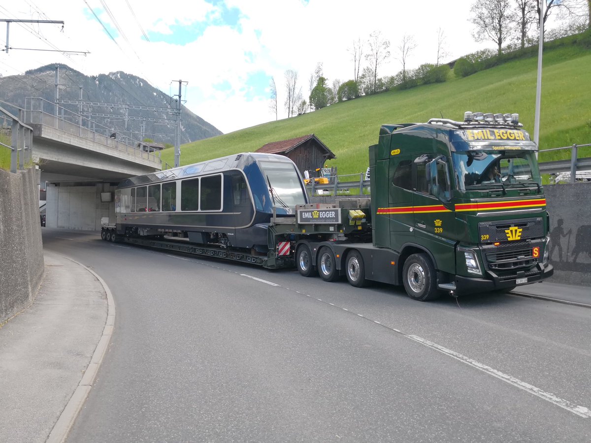 Agent_mob's tweet photo. Réception de la première voiture pilote du #goldenpassexpress https://t.co/GyOIhuzNGP