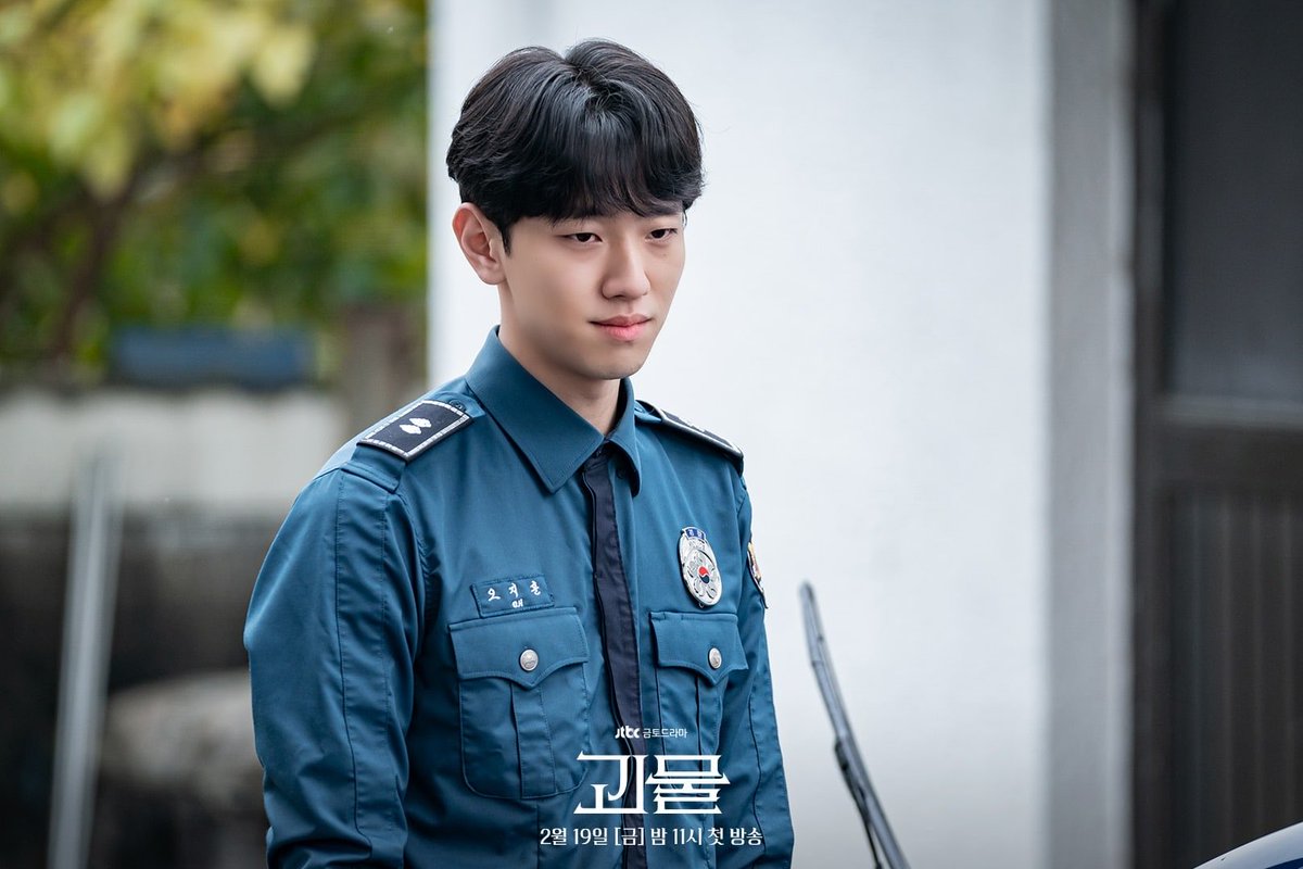 GARTENMODEL_TH's tweet photo. ผลงานการแสดงของ นัมยุนซู #남윤수

2021: Beyond Evil

Beyond Evil ซีรี่ย์แนวสืบสวน/ลึกลับ เกี่ยวกับฆาตรกรต่อเนื่องที่เคยก่อเหตุเมื่อ 20 ปีที่แล้ว และได้กลับมาก่อเหตุอีกครั้งที่เมืองมันยัง โดยนัมยุนซูรับบท โอจีฮุน นายตำรวจที่อายุน้อยที่สุดของสถานีมันยัง https://t.co/Z4tGpTIlGd