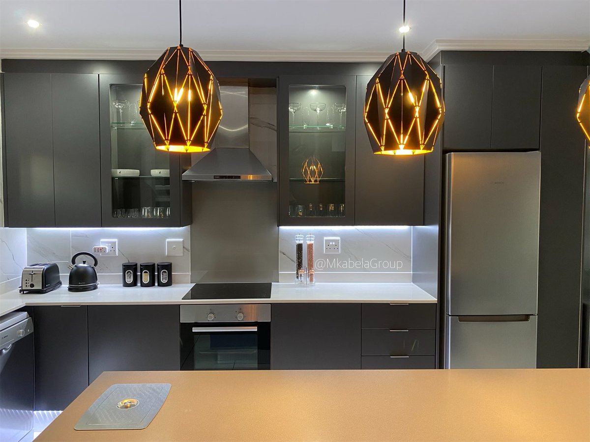 SabeloMkabela's tweet photo. You keep trusting us with your homes. We appreciate that 🥺🙏🏽 https://t.co/3y4WTLm2tn