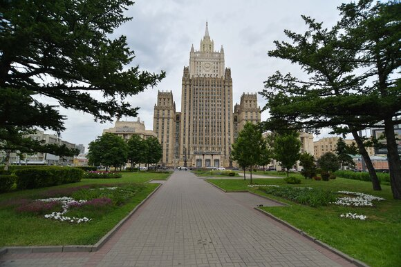 В МИД прокомментировали публикацию о планах СССР передать Японии два острова.
Подробнее: s.m24.ru/vkYStJ

Фото: Москва 24/Антон Великжанин