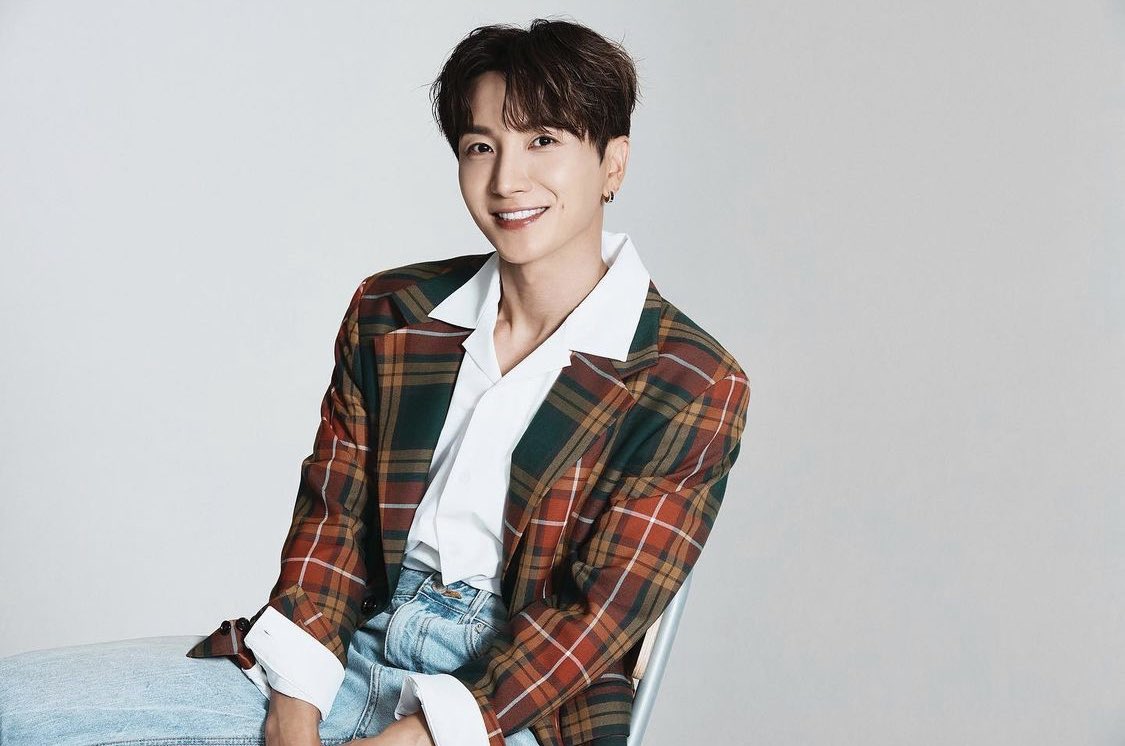 CheonsaTeukFr's tweet photo. [210529] Leeteuk Instagram, Twitter &amp; Weibo

(FR/EN) #BeautyAndBooty💎

(KR) #뷰티앤부티💎 

Nouvelle saison/new season

Lien/Link : https://t.co/RzHLY3zZGC

(Cr: xxteukxx Trans: cheonsateukfrance) https://t.co/HwutBGkjvC