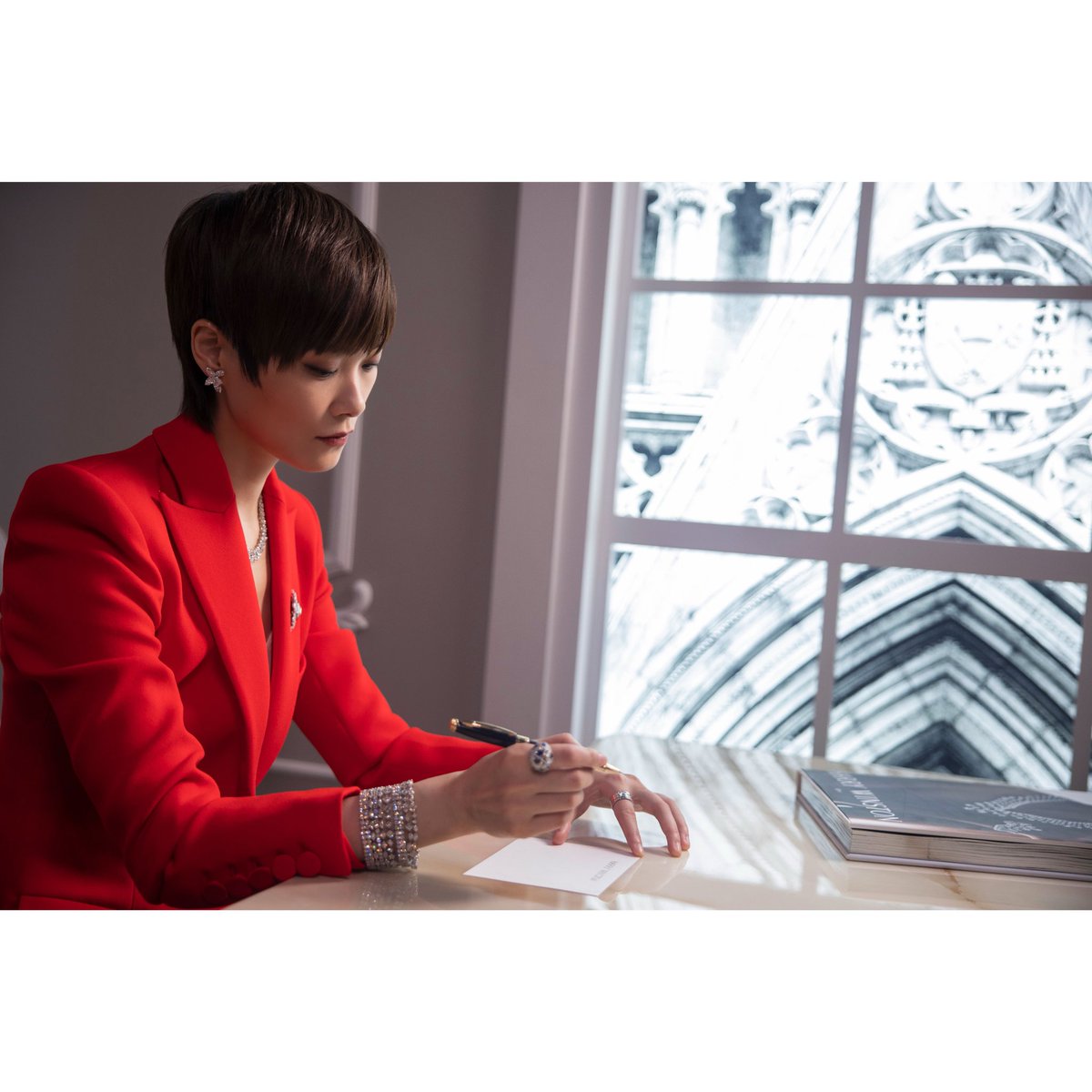 LiYuchun_Studio's tweet photo. Chris Lee attended Harry Winston 「Winston’s New York 」 Exhibition in Chengdu！
@HarryWinston 
#liyuchun #chrislee https://t.co/XkvqMCkZ6D