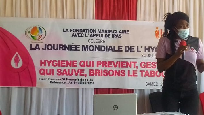 ClaireFondation's tweet photo. #RDC_FMC : Happening now : Le #PNSA avec l'appui de @IpasOrg implemente un sensibilisation formative des élèves des écoles de Kintambo sur les benefices de l'Hygiène Menstruelle chez la jeune fille et à son entourage @PontshiMamitsho @Mulunda_JC @mikempoyi https://t.co/F9chFwEzFe