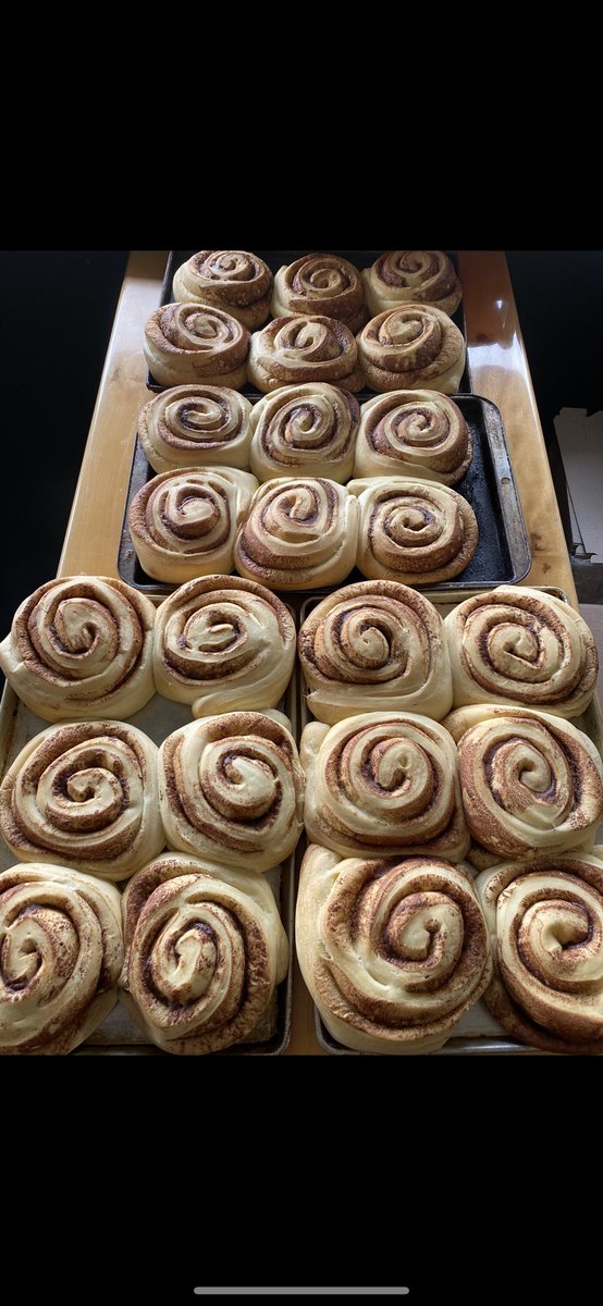 Homemade Cinnamon Buns! 
#getglazed #pickyourtoppings 
How do you like your buns? #oreo #chocolatepeanutbutter #strawberry #banana #sprinkles #caramel #applepie #blueberrypie #skorbar <a href="/uptownwaterloo/">Uptown Waterloo</a> <a href="/farwell_WR/">Mike Farwell</a> #homemade #hotandfresh #lastweekend
