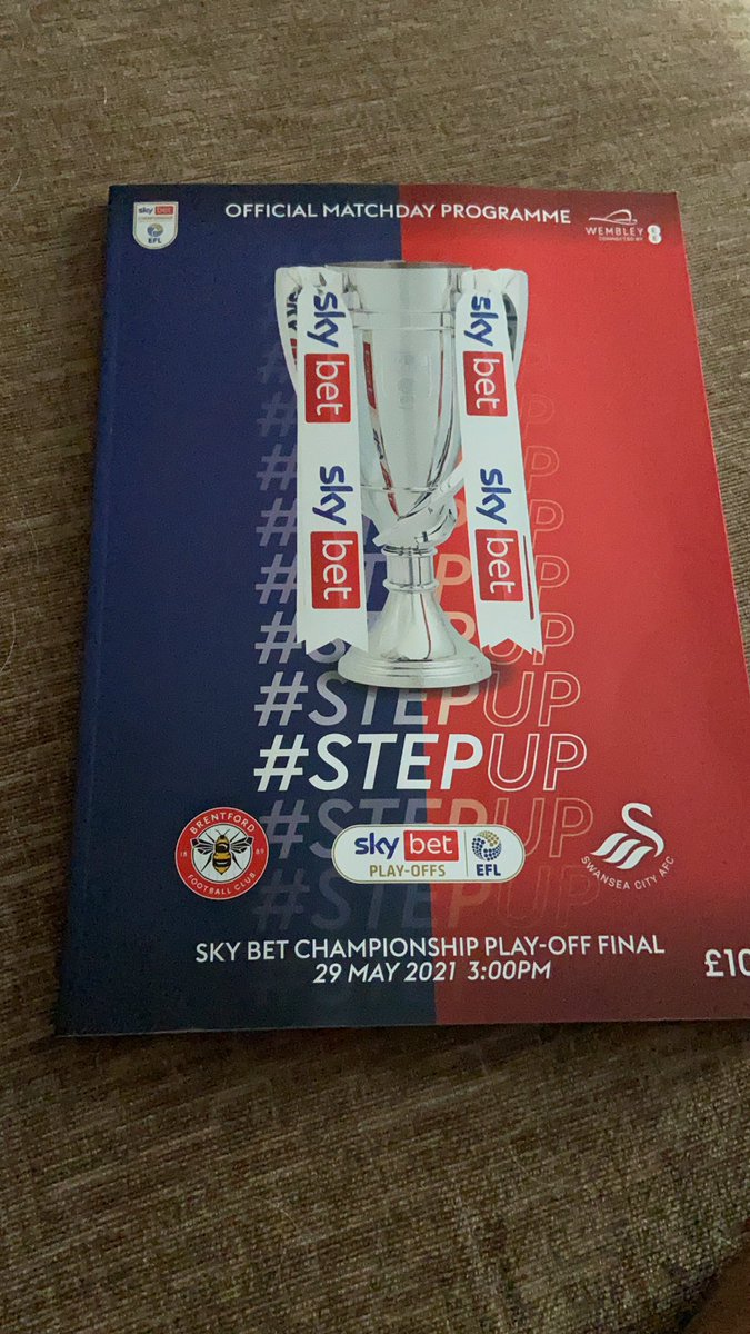 ChippyLyn's tweet photo. Couldn’t get to Wembley today to watch the swans so let’s get try recreate the atmosphere at home by reading today’s programme #YJB #SWABRE #Wembley #bloodynightshift https://t.co/1LCutu0K2B