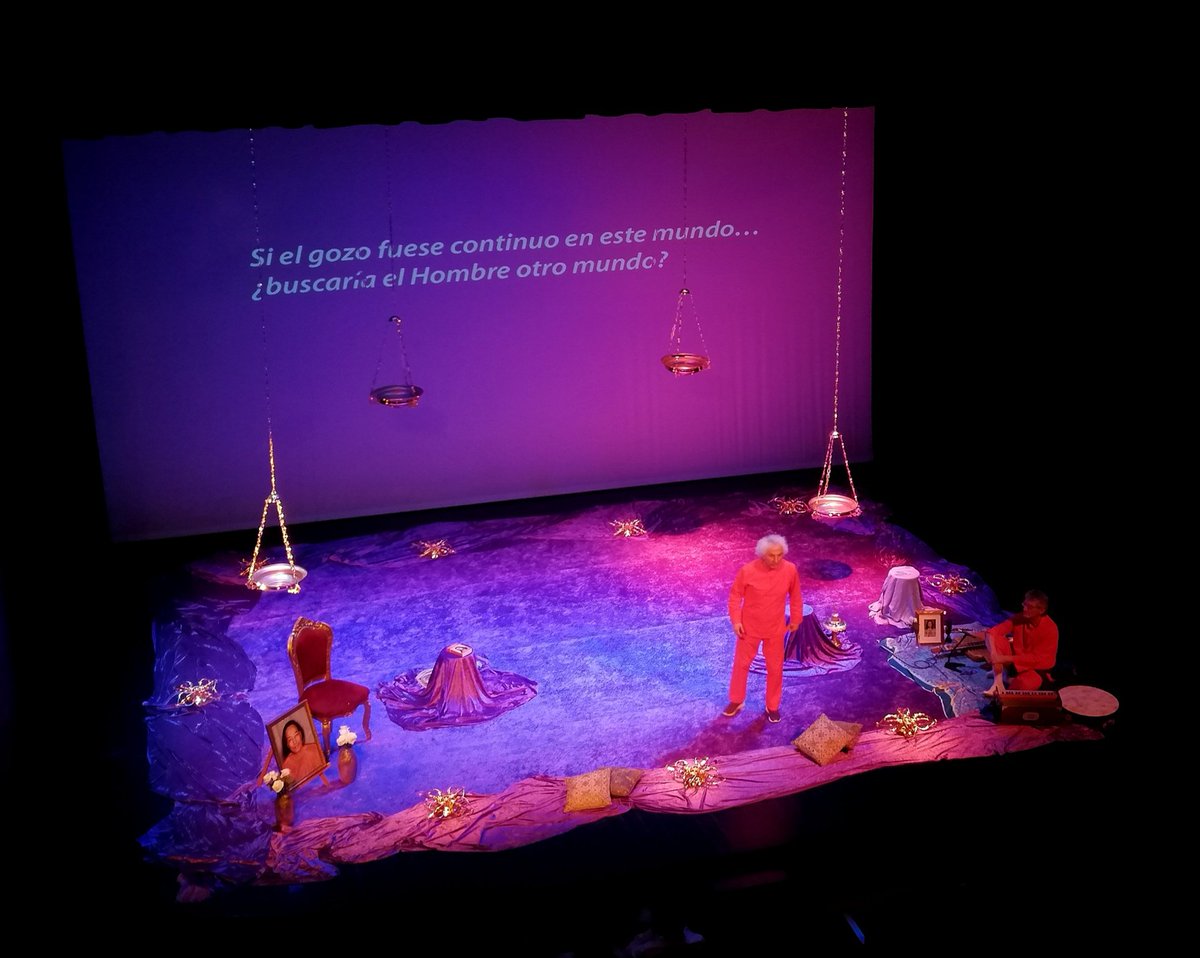 Ayer Rafael Álvarez "El Brujo", nos acercó a Paramahansa Yogananda, el gran maestro que trajo el yoga a occidente. Un relato inspirador lleno de sabiduría, encanto, magia, humor y amor.
...
#teatro #teatroapolo #elbrujo #mirandadeebro #autobiografiadeunyogui