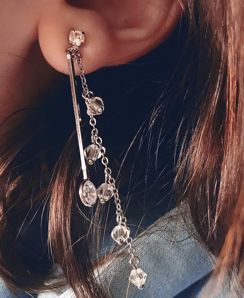 moreloveforjm's tweet photo. Receive my earrings from @Rmlove09127 
Thank you for this beautiful piece 💜
И спасибо огромное @airplvv за возможность приобрести такую прелесть 💔 https://t.co/liCq9mubuL