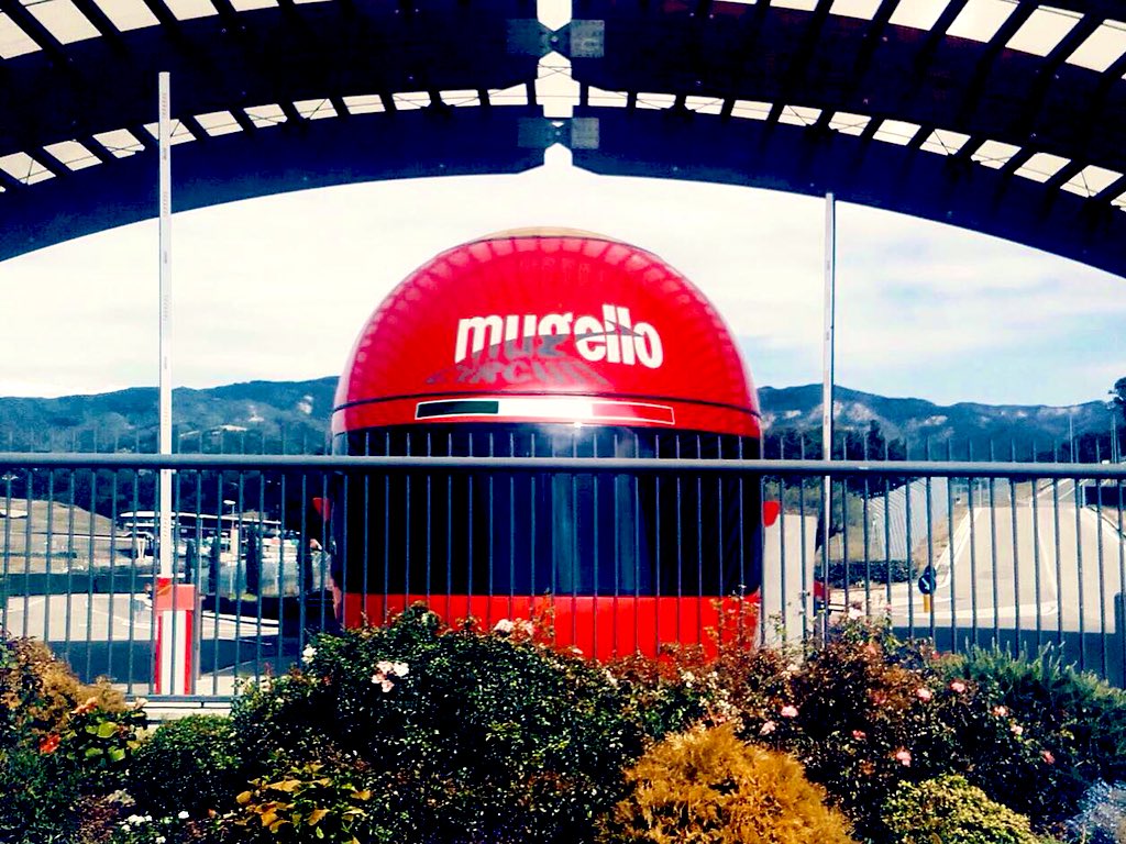 ShesfromWales's tweet image. Loved it there !  a previous trip with @MotoGPJules 😊🏍Mugello ..Italy  @ThePhotoHour  @ThePhotoChallng  #MotoGP  #ItalianGP  #MugelloGP  #italy #motorbikes #beautiful  #travel  #racetrack #photography  #photooftheday  #Helmet