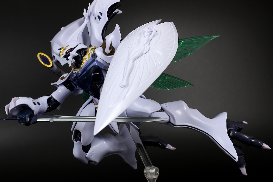 森野 拓 Plamax版サーバインのベイルをロボ魂サーバインに取り付け 両面テープで仮止めしてるだけだけどサイズ 成型色も近いので違和感なく収まる T Co Gbghnlexjd Twitter