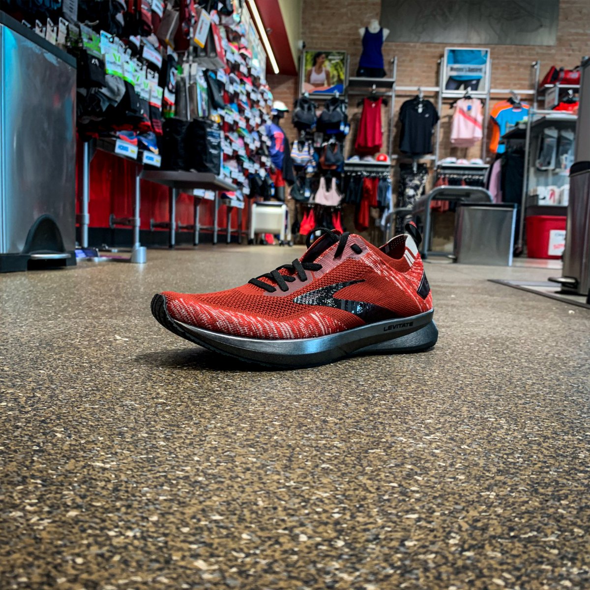 WacoRunningCo's tweet photo. Who's ready to race tomorrow? ๐๐โโ๏ธ๐
#WRC #NewShoeDay #WeRunWaco #ComeRunWithUs #RunHappy #BadassTexas #Wacotown #DowntownWaco #LaceUp #RunFast #Fun #Run https://t.co/kmYYdebGSI
