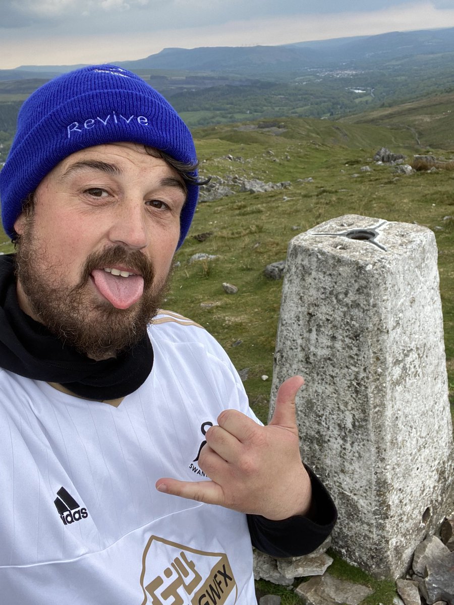DanSlim83's tweet photo. Nerves kicking in now, so gone for a stroll!

Will @SwansOfficial remain the Sleeping Giants of Wales or will they climb to the top of the mountain and reach the Premier League??

🤞🏻🤞🏻 Come on the Swans!! 🦢🦢 https://t.co/b1yVXYI3r1