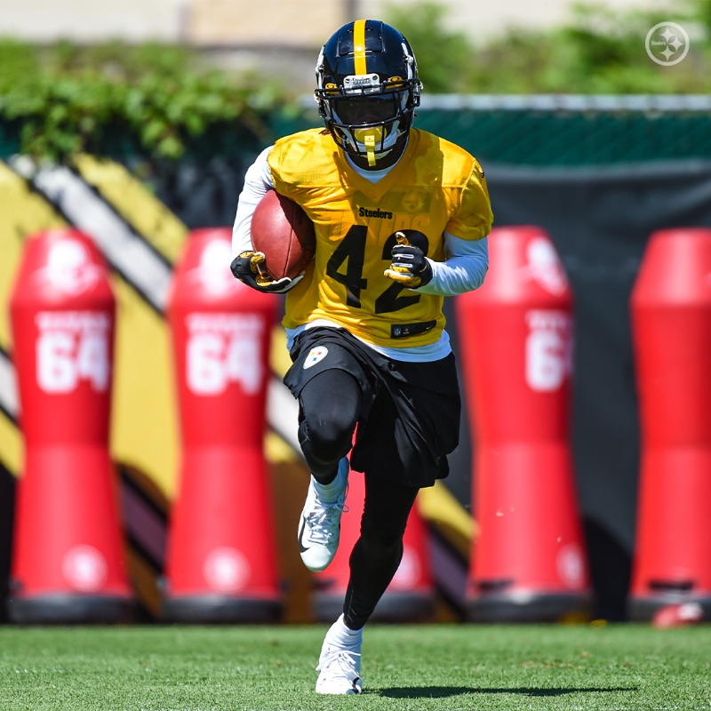 steelers's tweet photo. Week 1️⃣ of OTAs is in the 📚