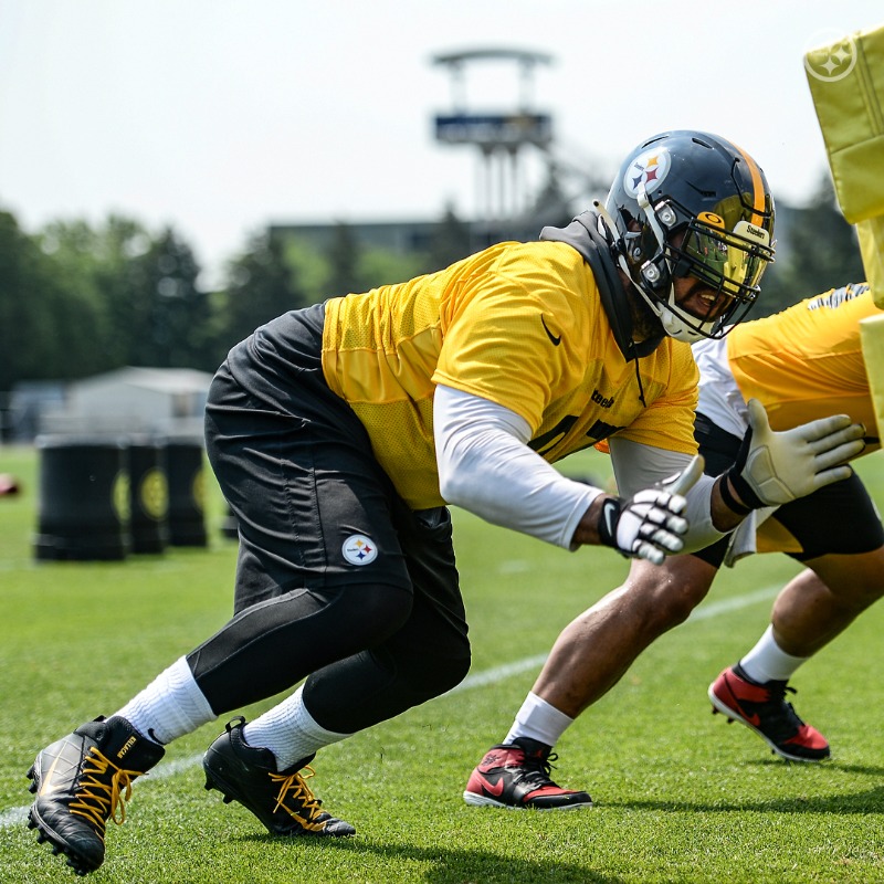 steelers's tweet photo. Week 1️⃣ of OTAs is in the 📚