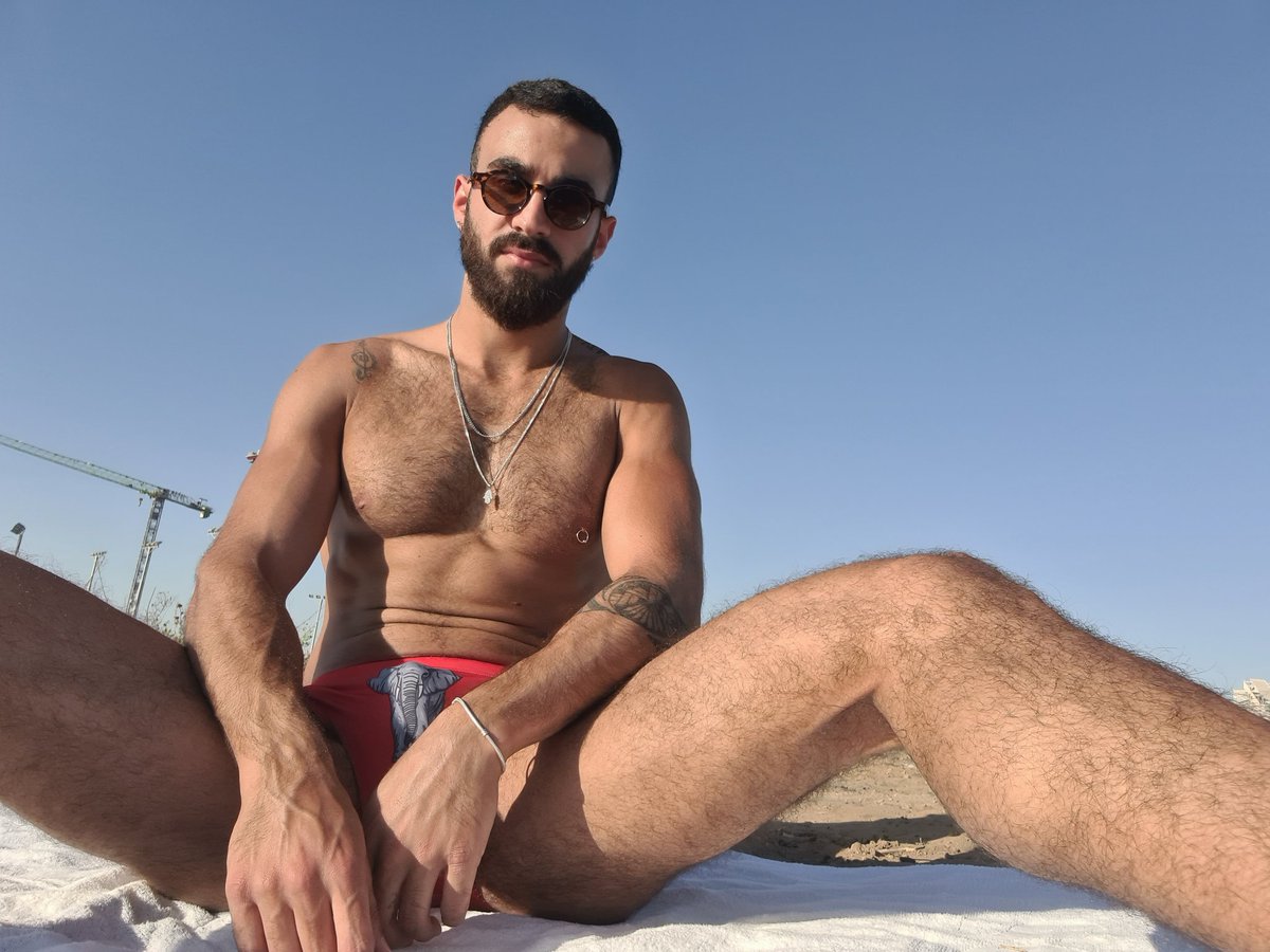 ThatPersian_guy's tweet photo. Beach Day ⛱ https://t.co/BLsjCItYBj