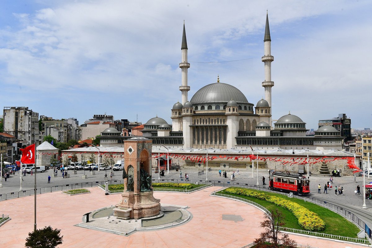 A new masjid has been opened in Istanbul's Taksim Square despite opposition from people who wanted it to remain a secular area.