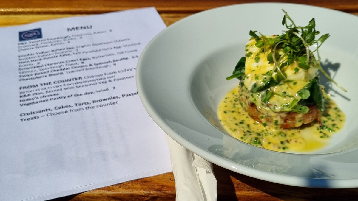 Perfect post-bootcamp-and-bike-ride scoff! 😋 And tasty treats for the weekend...
Thanks <a href="/Dkfs16/">david Kennedy</a> #KennedyAndRhind
@ShopLocal_ #bakery #patisserie #cafe #Vescovi #coffee #Jesmond #Newcastle