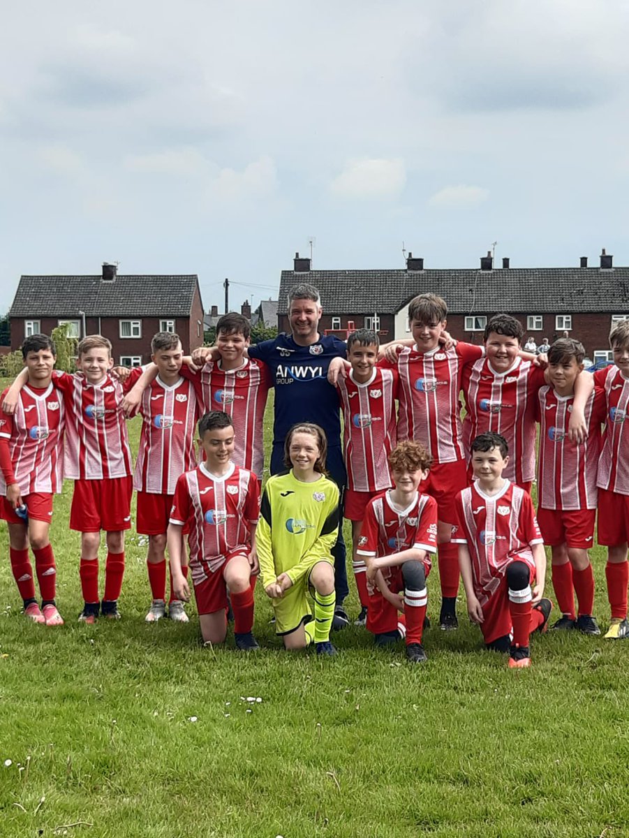 Massive congratulations to our U12s and their manager <a href="/jorden_stones/">Jorden ⚡️Stones</a> on winning the league. The first team under the new structure to win a trophy but also the first Holywell Youth side to win a league in around 15+ years. 

We’re proud of you all, well done👏🏻👏🏻🔴⚪️