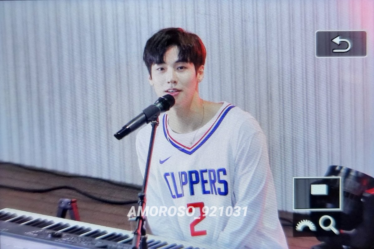 AMOROSO_921031's tweet photo. 210529 수원 버스킹 PREVIEW
#엔플라잉 #이승협 #제이던 #NFLYING #LeeSeunghyub #JDON 

❀.(*´▽`*).❀ https://t.co/5ohk4kdEDi