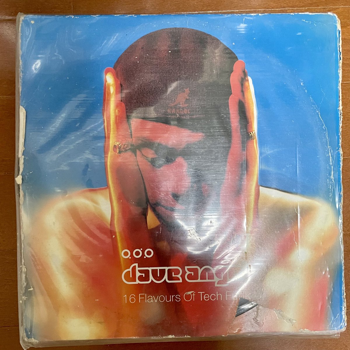 djtakami's tweet image. はい来ましたーバイブルーー、天才、師匠！！MIXCD選曲からのアナログカットなんだけど、このCD最高なんで機会があればぜひ聴いてほしいし、墓場まで持っていきたい1枚💿┏┛墓┗┓
#daveangel 
#39flavoursoftechdunk
#techfunk
 #rotation