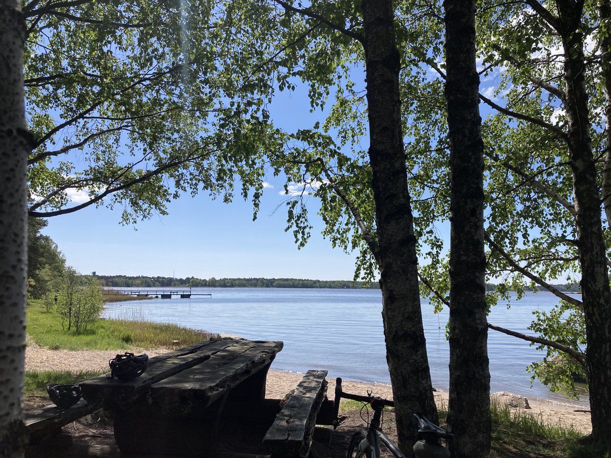 Difficult to move on from this stop on Laajasalo #helsinki 
So much tranquility less than 30 min bike ride from #helsinki city centre https://t.co/l4bavPkX8N