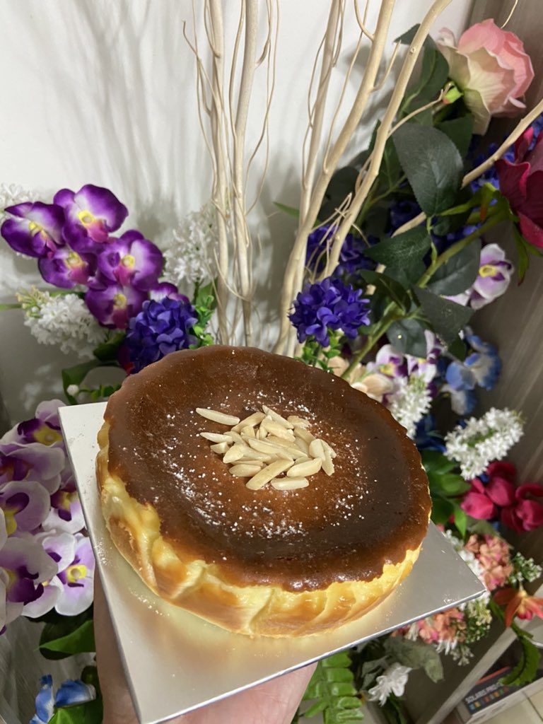 de_slicee's tweet image. Bah guys @KKCity, I'm taking orders for Monday (31/5) before lockdown. Limited slots! Order now 💕 

Kindly DM for our menu ❤️