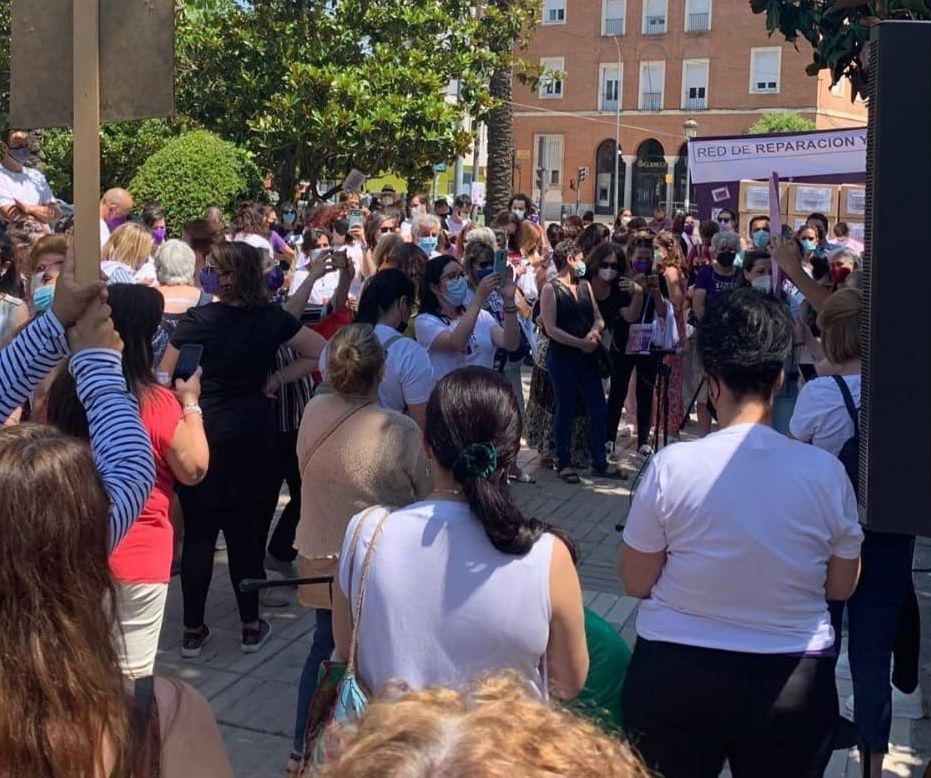 MCastigada's tweet image. GRACIAS por demandar junto a nosotras ¡Justicia Urgente para Sara y sus hijas! Justicia para todas las madres protectoras violentadas por la #ViolenciaInstitucional #MamáEstáCastigada
✍️ Podéis seguir colaborando firmando y difundiendo nuestro manifiesto
forms.gle/CNcMF8DDPiQii9…