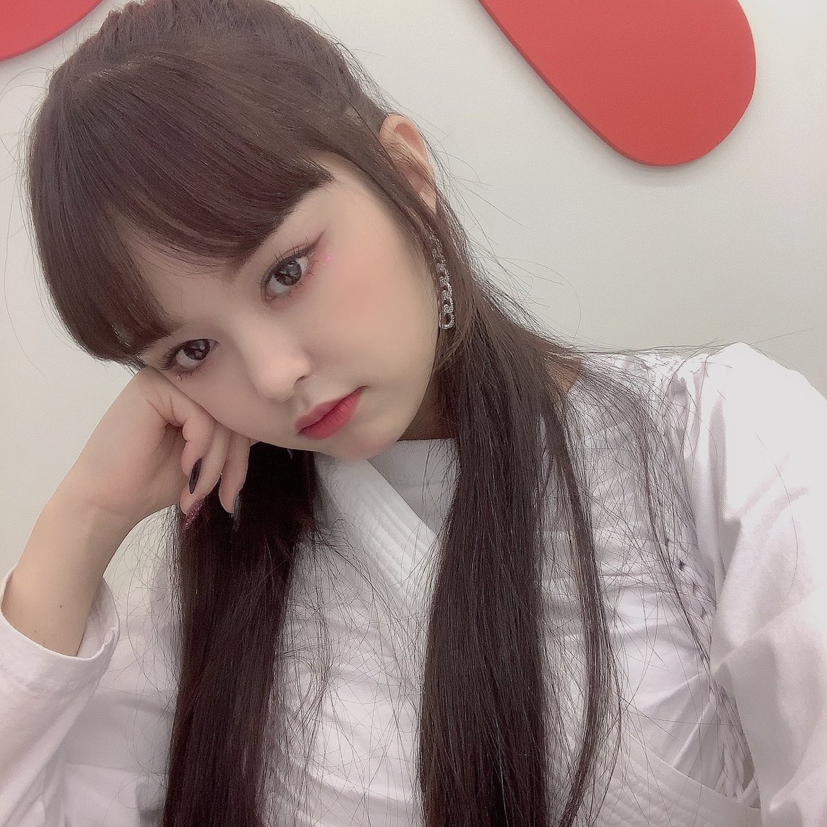 EVERGLOW_EU's tweet photo. #이유박 오늘 #음중 도 포에버 덕분에 행복해따 
내일두 #인기가요 본방사수❣️ 
#EVERGLOW #에버글로우 #EVERGLOW_EU #에버글로우_이유 #EU #이유 https://t.co/ZwTyWa3rnn