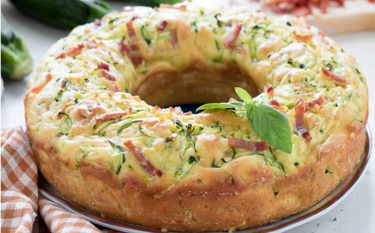 Bolo salgado rápido com abobrinha, presunto e queijo dlvr.it/S0g9Cx