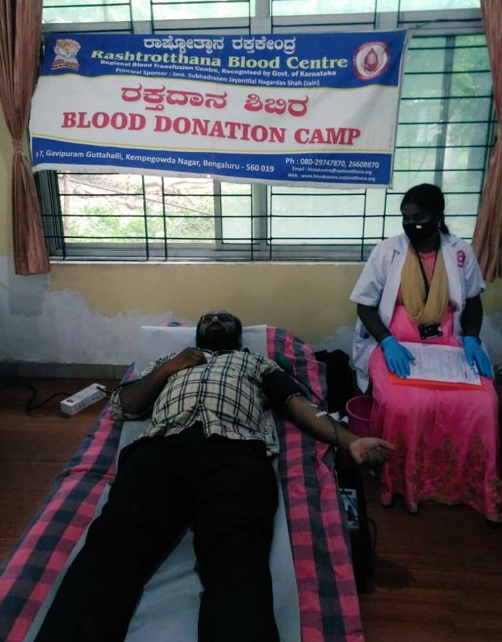 rajeshpadmar's tweet photo. RSS Swayamsevaks organised Blood Donation Camp at Kalyan Nagar, Banasavadi, Bengaluru. https://t.co/wBKtLqCIYX