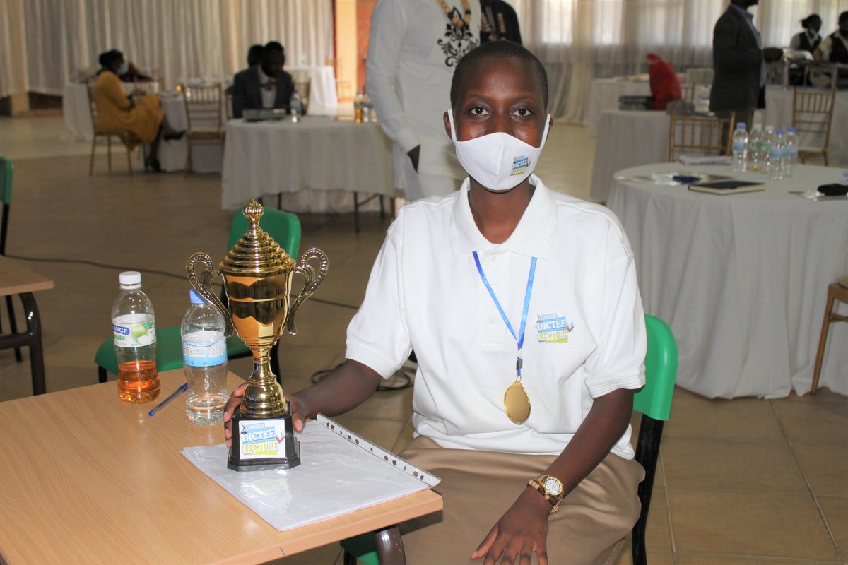 La gagnante du concours de dictée et de lecture à voix haute au niveau national est Tona Christa, élève de l'Ecole des Sciences de Byimana Ruhango (sud). <a href="/RwandaSouth/">Southern Province | Rwanda</a> <a href="/ambafrancerwa/">Ambassade de France au Rwanda 🇫🇷🇪🇺</a> <a href="/OIFrancophonie/">La Francophonie</a> <a href="/RuhangoDistrict/">Ruhango District</a>