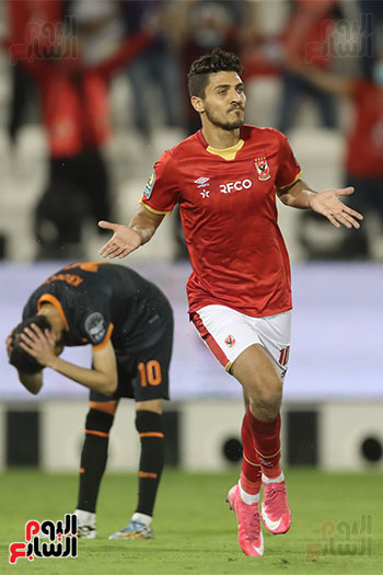 محمد شريف "الوريث الشرعى" لـ عماد متعب فى خط هجوم الاهلي للتفاصيل..