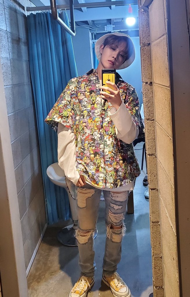 eternalskoobi's tweet photo. ♟✒🖤⚫◼               🌈💛🎨🥳🦄 https://t.co/LC5I0Q5zhs