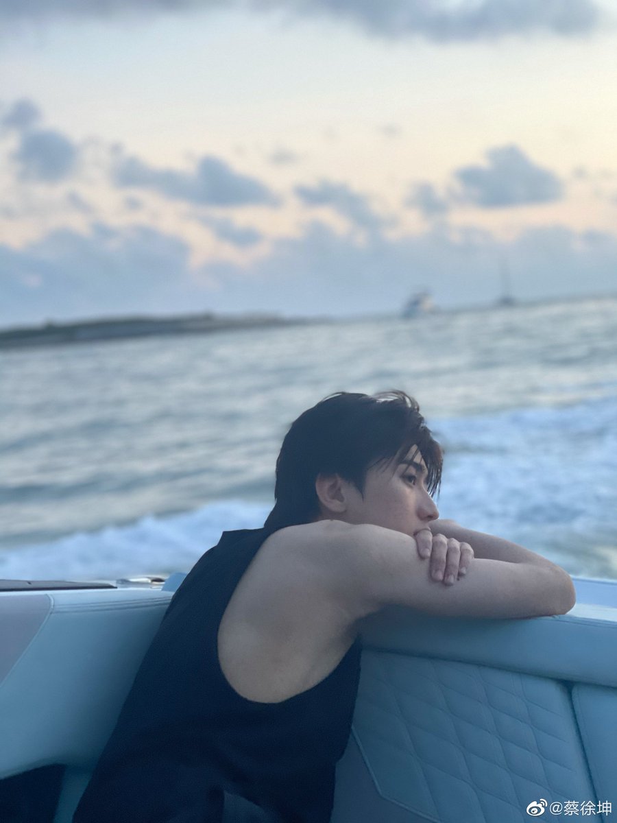 AlwaysCaiXukun's tweet photo. 210529 Cai Xukun Weibo Update

So happy to see him enjoying his vacation in Sanya 🥰🏖️
#CaiXukun #蔡徐坤 https://t.co/6iZ3GPn4GK