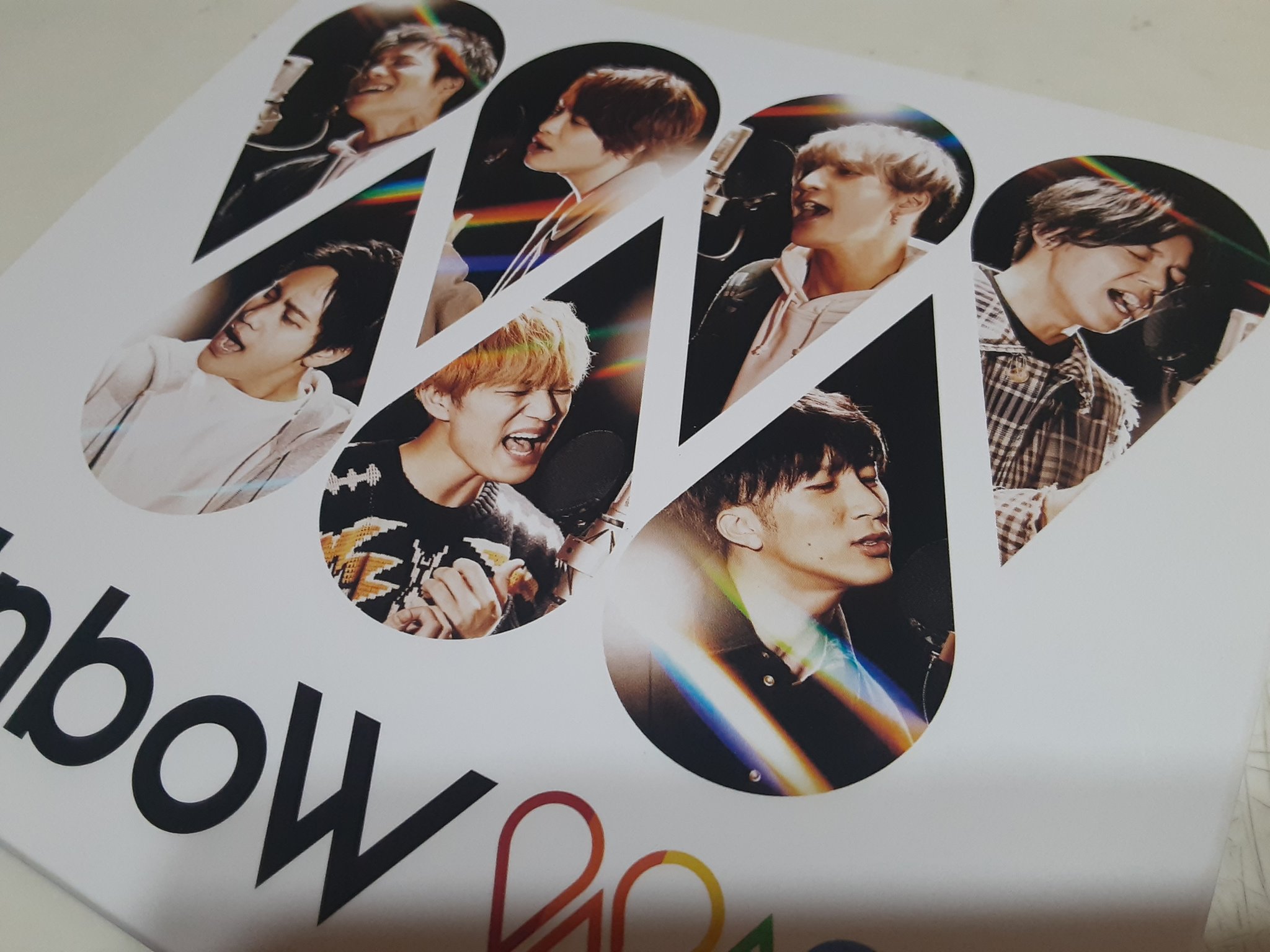 江藤 俊久 初めて生で7人を観たのが Westv の横アリでした 決して器用ではない彼らが 一歩一歩前進してたくさんの 仲間を引き寄せ あの時より 大きな虹をかけていました お客さんのマナーが凄く良くて 素敵な関係だなと思いました 頑張っている証拠